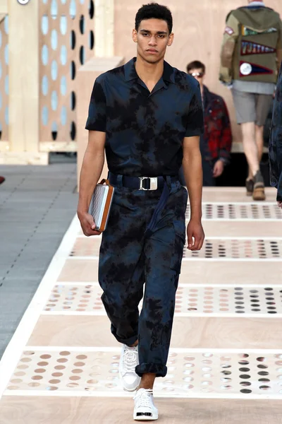 Look 29